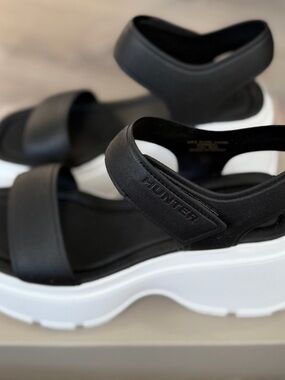 New Hunter Women's Abel Platform Wedge Strap Sandals Black White Size 8 Beach